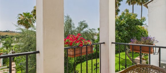 3 bedrooms Townhouse in Estepona, Spain No. 136600 3