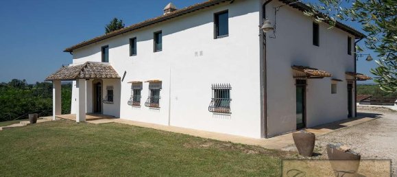 6 bedrooms Villa in Certaldo, Italy No. 137 4