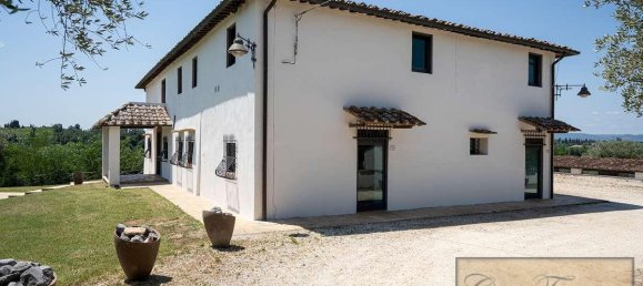 6 bedrooms Villa in Certaldo, Italy No. 137 2
