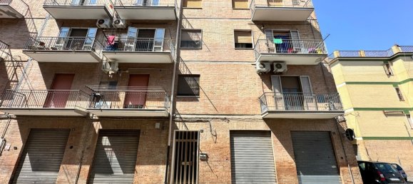 Квартира с 4 комнатами в Лучера, Италия № 104327 14