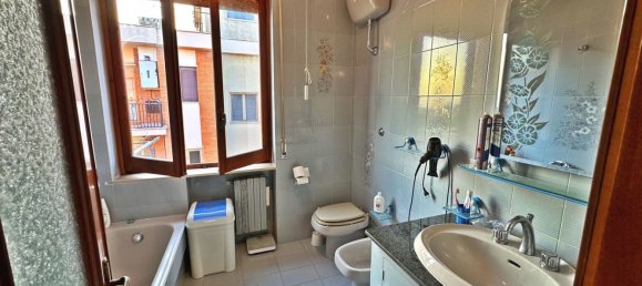 Квартира с 4 комнатами в Лучера, Италия № 104327 11