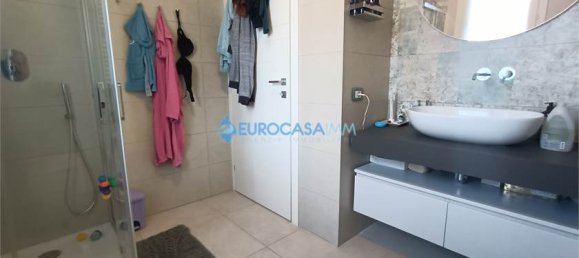 Casa de 3 dormitorios en Parma, Italy No. 61279 22