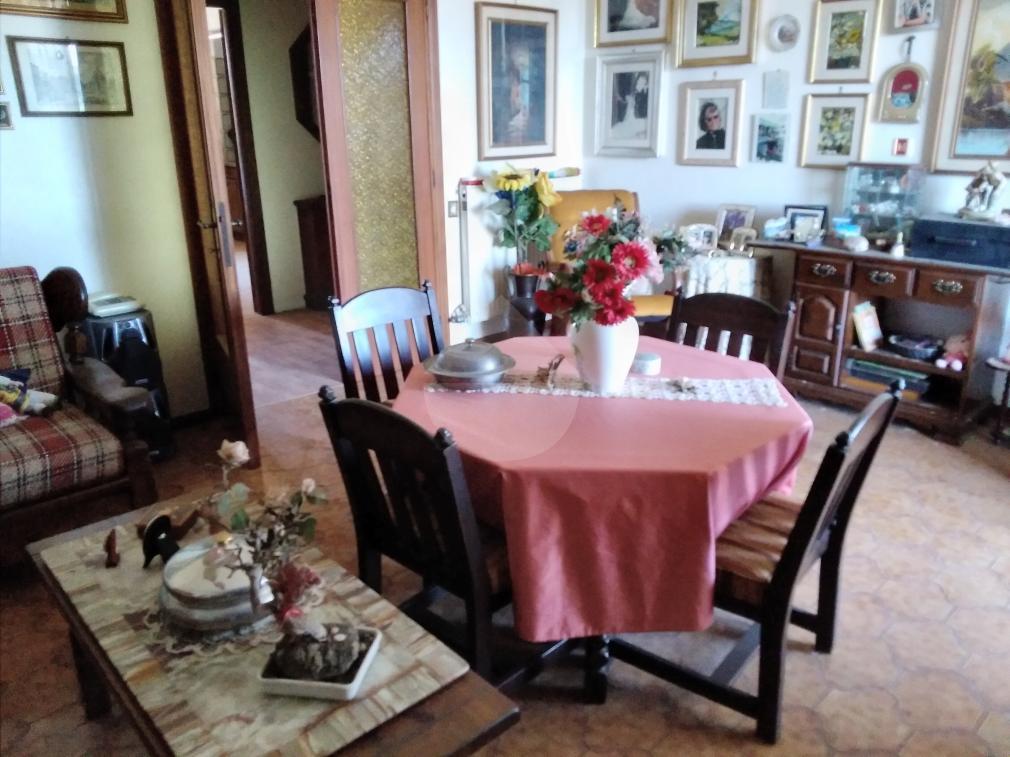 7 rooms Apartment in Sutri, Italy No. 12997