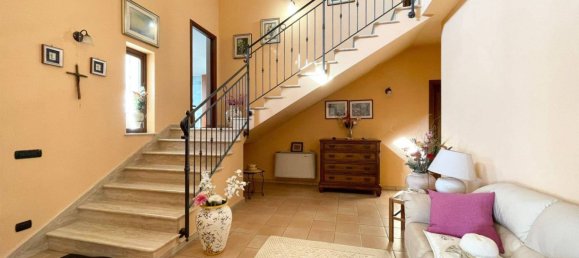 5 bedrooms Villa in Isola del Liri, Italy No. 57799 3