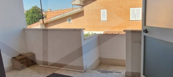 3 rooms Apartment in Ciampino, Italy No. 18496 18