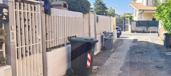 3 rooms Apartment in Ciampino, Italy No. 18496 4