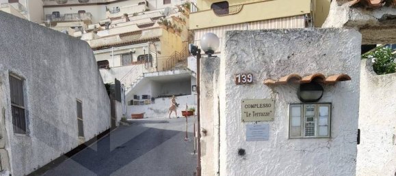 3 rooms Apartment in Messina, Italy No. 28000 8