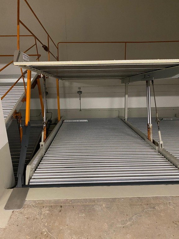  Parking in Munich, Germany No. 217822