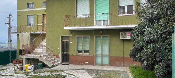 Casa de 8 habitaciónes en Terre Roveresche, Italy No. 72192 2