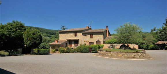 5 bedrooms House in Cetona, Italy No. 57851 3