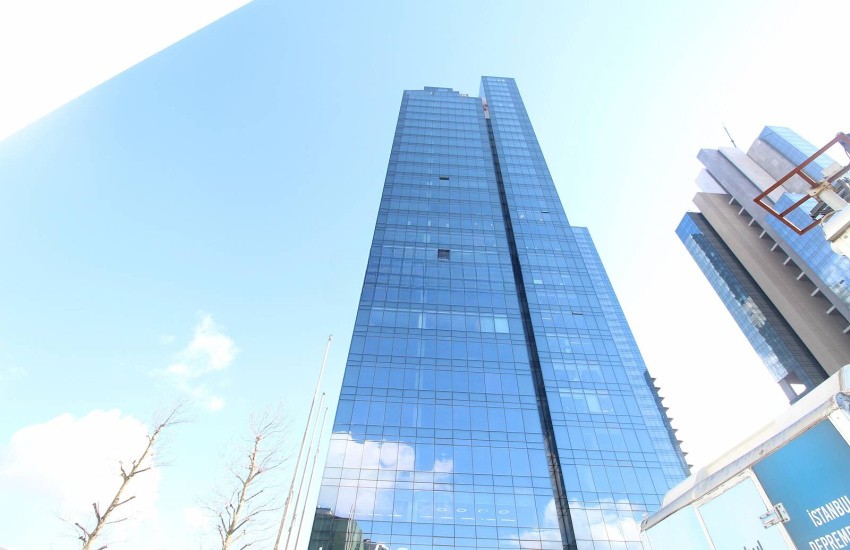 269m² Commercial property in Istanbul, Turkey No. 33894