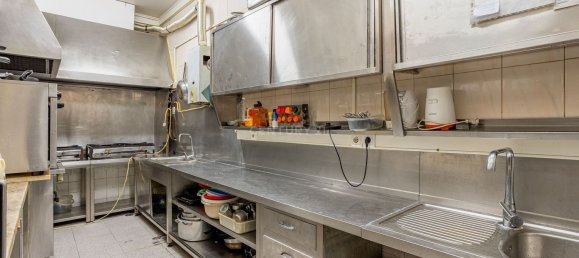 157m² Commercial property in Loures, Portugal No. 180743 12