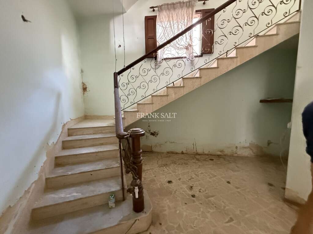 Villa à Attard, Malta 222m² No. 1930