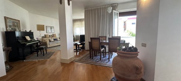 3 Schlafzimmer Wohnung in Livorno, Italy, Nr. 324268 4