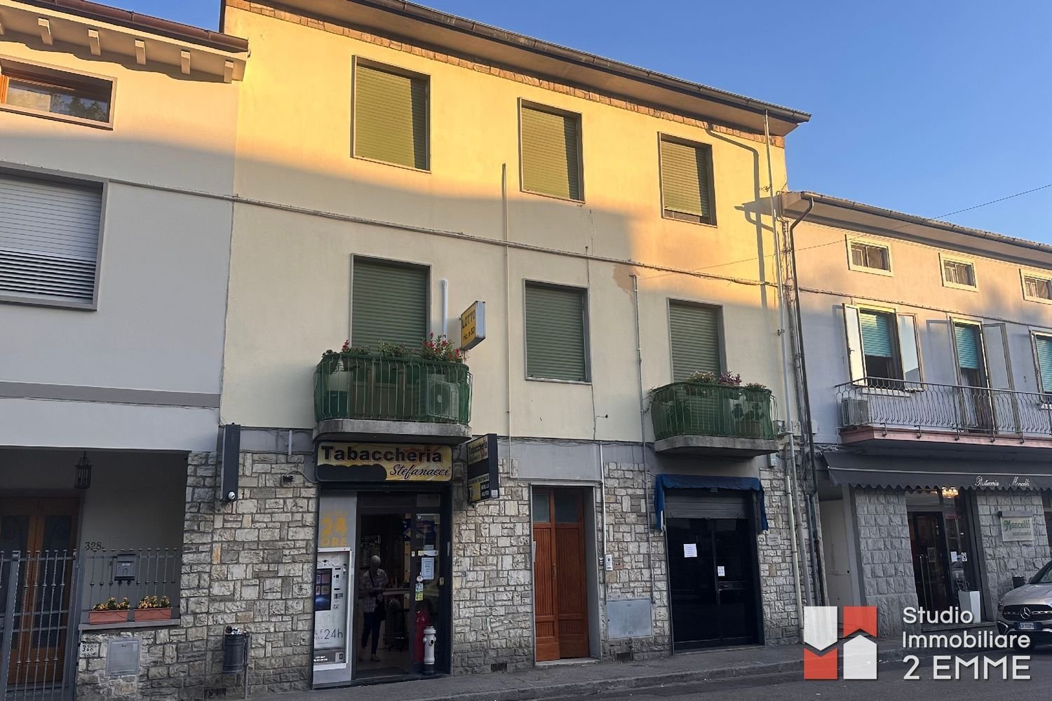 5 bedrooms Apartment in Prato, Italy No. 345143