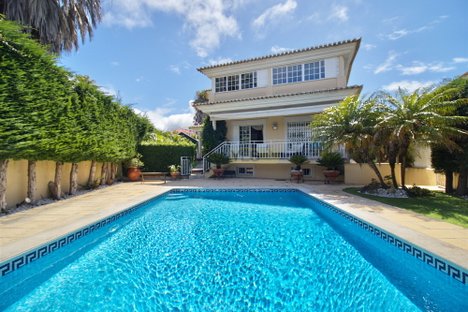 Casa de 6 dormitorios en Cascais, Portugal No. 141875