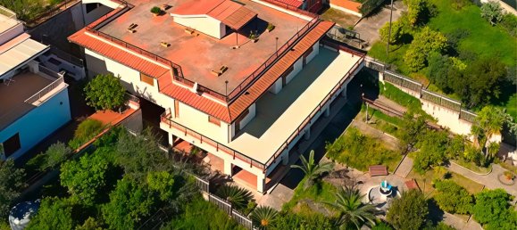 6 bedrooms Villa in Casteldaccia, Italy No. 251319 4