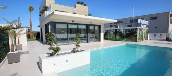 4 غرف نوم فيلا في San Miguel de Salinas, Spain رقم 2383 2