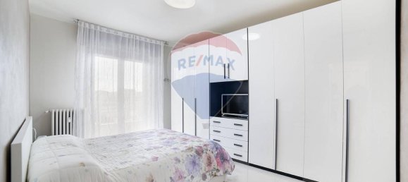 3 rooms Apartment in Cologno Monzese, Italy No. 146285 26