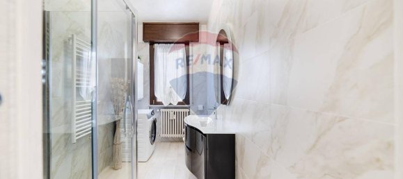 3 rooms Apartment in Cologno Monzese, Italy No. 146285 13