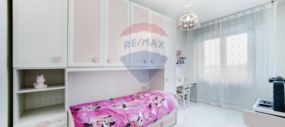 3 rooms Apartment in Cologno Monzese, Italy No. 146285 22