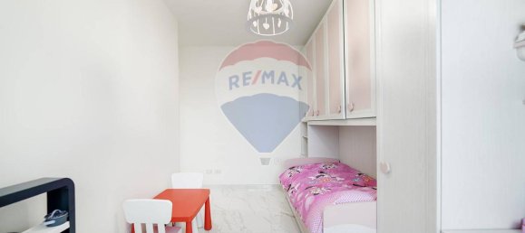 3 rooms Apartment in Cologno Monzese, Italy No. 146285 24