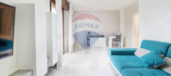 3 rooms Apartment in Cologno Monzese, Italy No. 146285 4