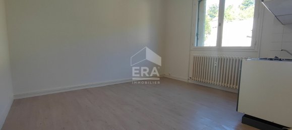 Studio à Nogent-le-Rotrou, France No. 45587 3