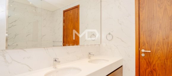 Villa de 4 dormitorios en Abu Dhabi, UAE No. 47440 47