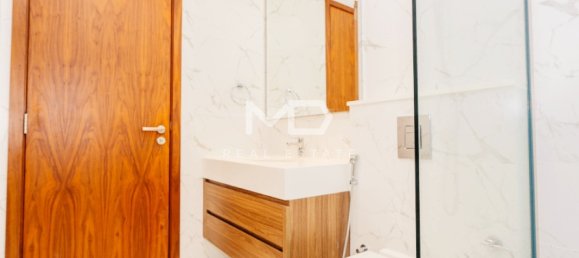 Villa de 4 dormitorios en Abu Dhabi, UAE No. 47440 16