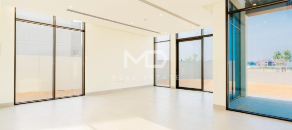 Villa de 4 dormitorios en Abu Dhabi, UAE No. 47440 2