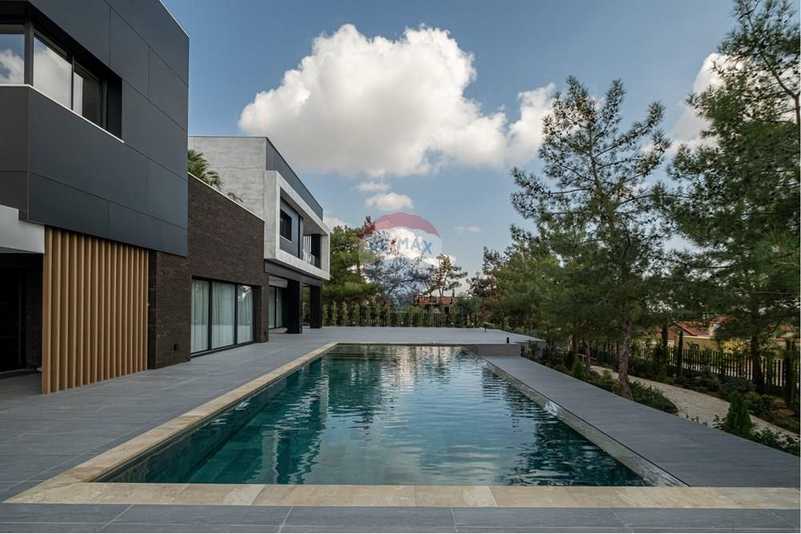 3 bedrooms Penthouse in Limassol, Cyprus No. 20745