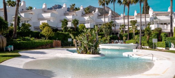 3 bedrooms Townhouse in Marbella, Spain No. 140587 3