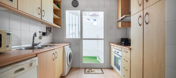 3 bedrooms Townhouse in Marbella, Spain No. 140587 9