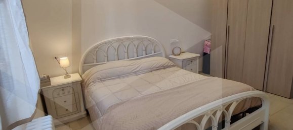 3-salle Appartement à Bologna, Italy No. 26269 4