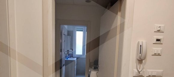 3-salle Appartement à Bologna, Italy No. 26269 2