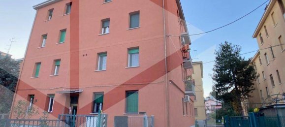 3-salle Appartement à Bologna, Italy No. 26269 19