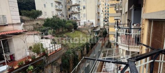 3 bedrooms Apartment in Naples, Italy No. 90578 15