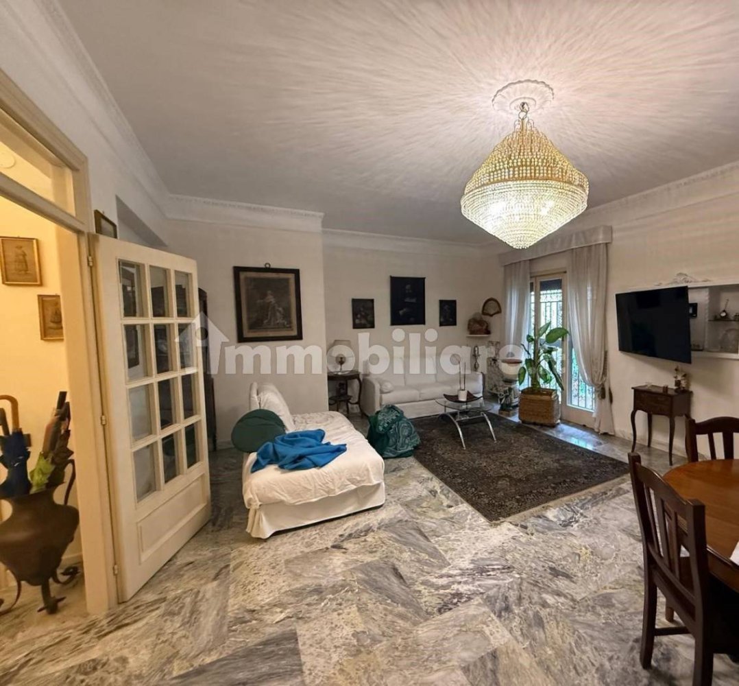 3 bedrooms Apartment in Naples, Italy No. 90578