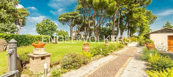 5 bedrooms Villa in Frascati, Italy No. 127189 30