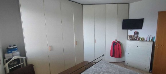 4 bedrooms Apartment in Prato, Italy No. 377853 6