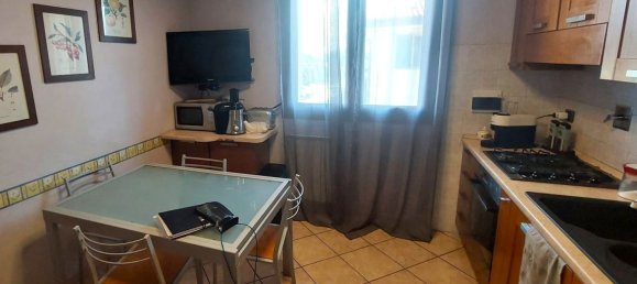 4 bedrooms Apartment in Prato, Italy No. 377853 4