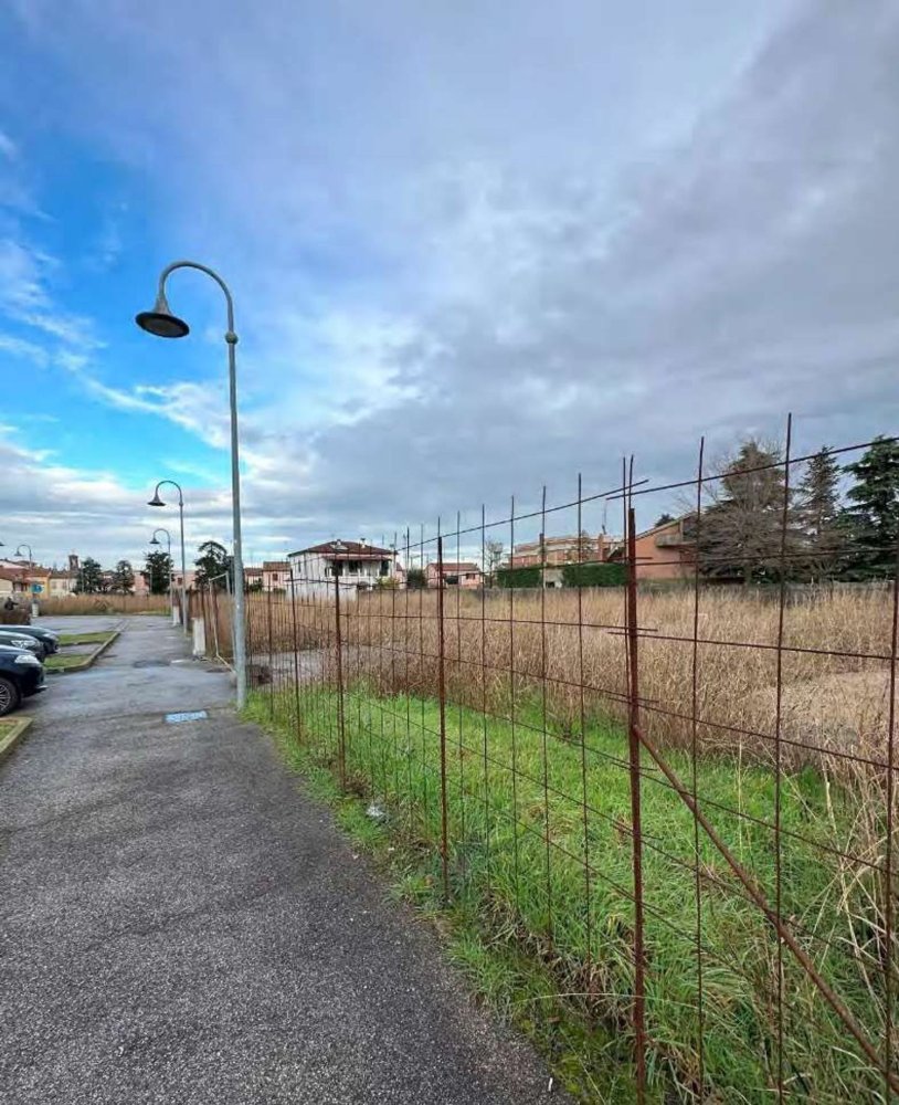 Grundstück in Sant'Agata sul Santerno, Italy 2694m², Nr. 299358