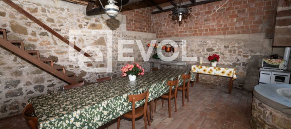 Дом с 7 комнатами в Удине, Италия № 20972 9