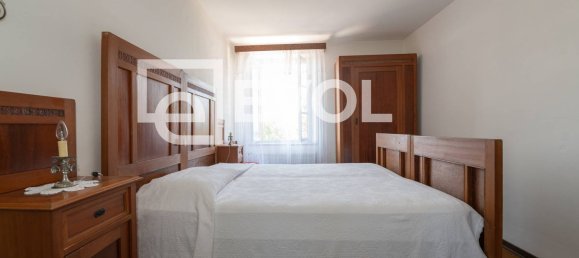 Дом с 7 комнатами в Удине, Италия № 20972 24