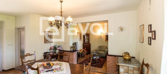 Дом с 7 комнатами в Удине, Италия № 20972 38