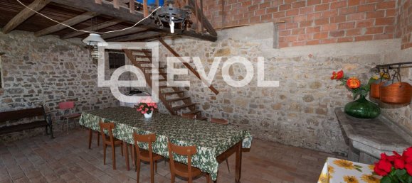 Дом с 7 комнатами в Удине, Италия № 20972 10