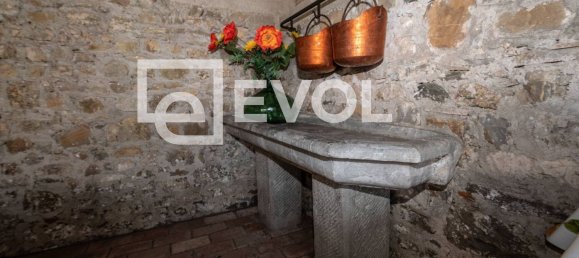 Дом с 7 комнатами в Удине, Италия № 20972 14