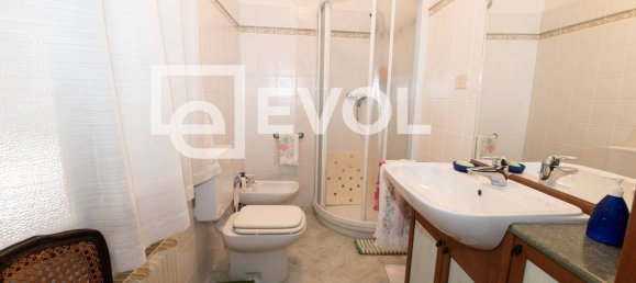 Дом с 7 комнатами в Удине, Италия № 20972 30