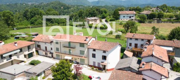 Дом с 7 комнатами в Удине, Италия № 20972 6